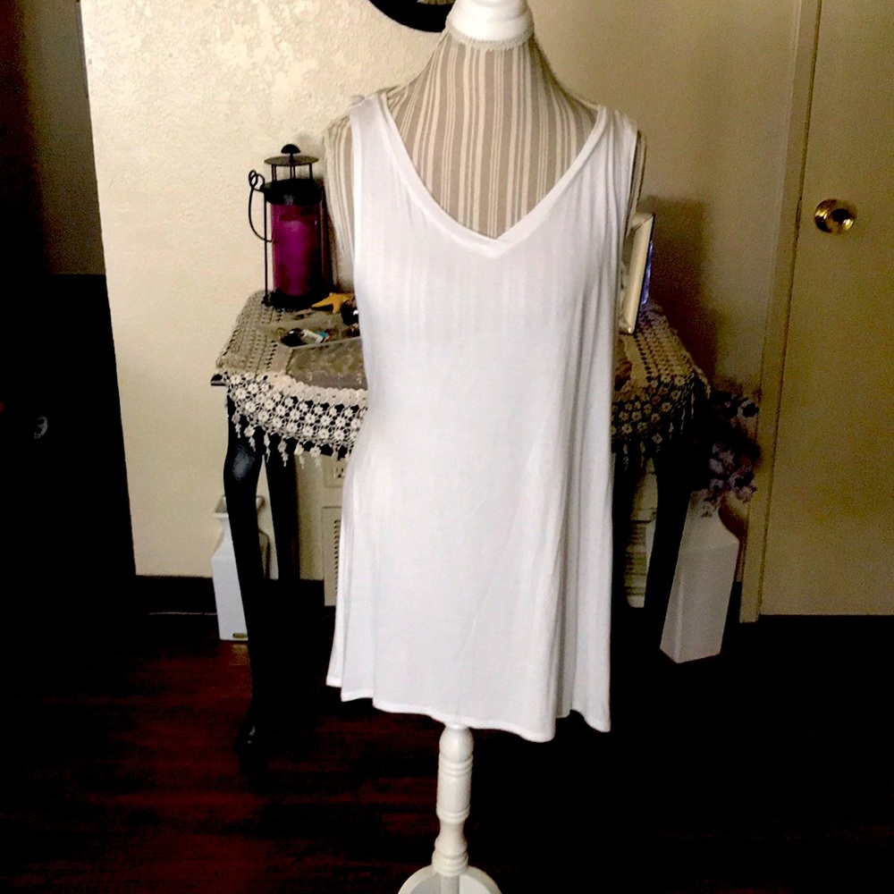 Sleeveless high low tunic top